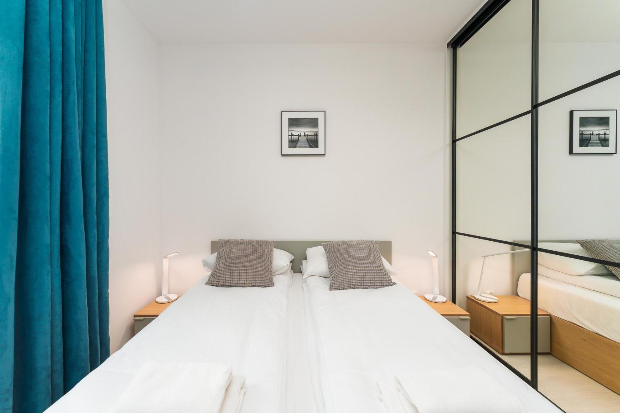 Faro Apartamenty Nadmorskie Tarasy Spa Przy Latarni I Molo Baseny, Sauny, Fitness I Parking W Cenie Kołobrzeg Rom bilde